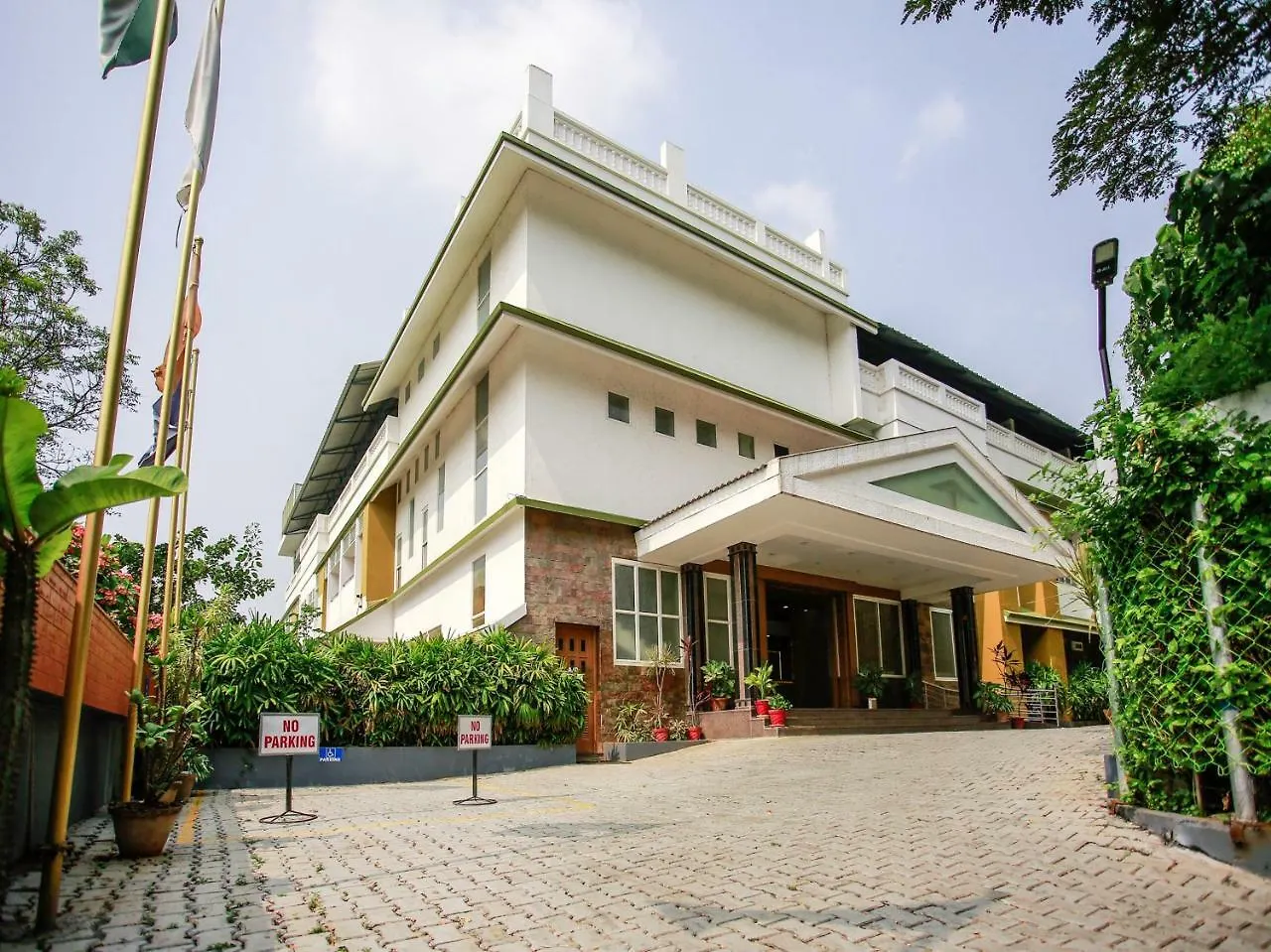 Hotel Oyo 26692 Alankar Elite Inns Chelakkara